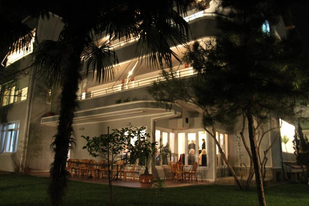 Hotel De Paris Tirana Exteriör bild